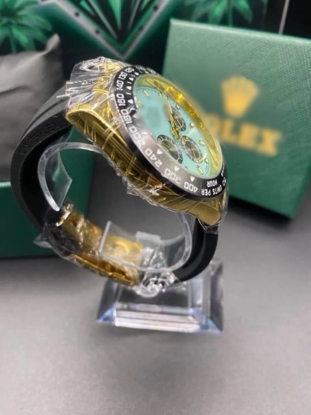 Daytona CosmoGraph Turquoise Dial & Yellow Gold Case *Box Included*